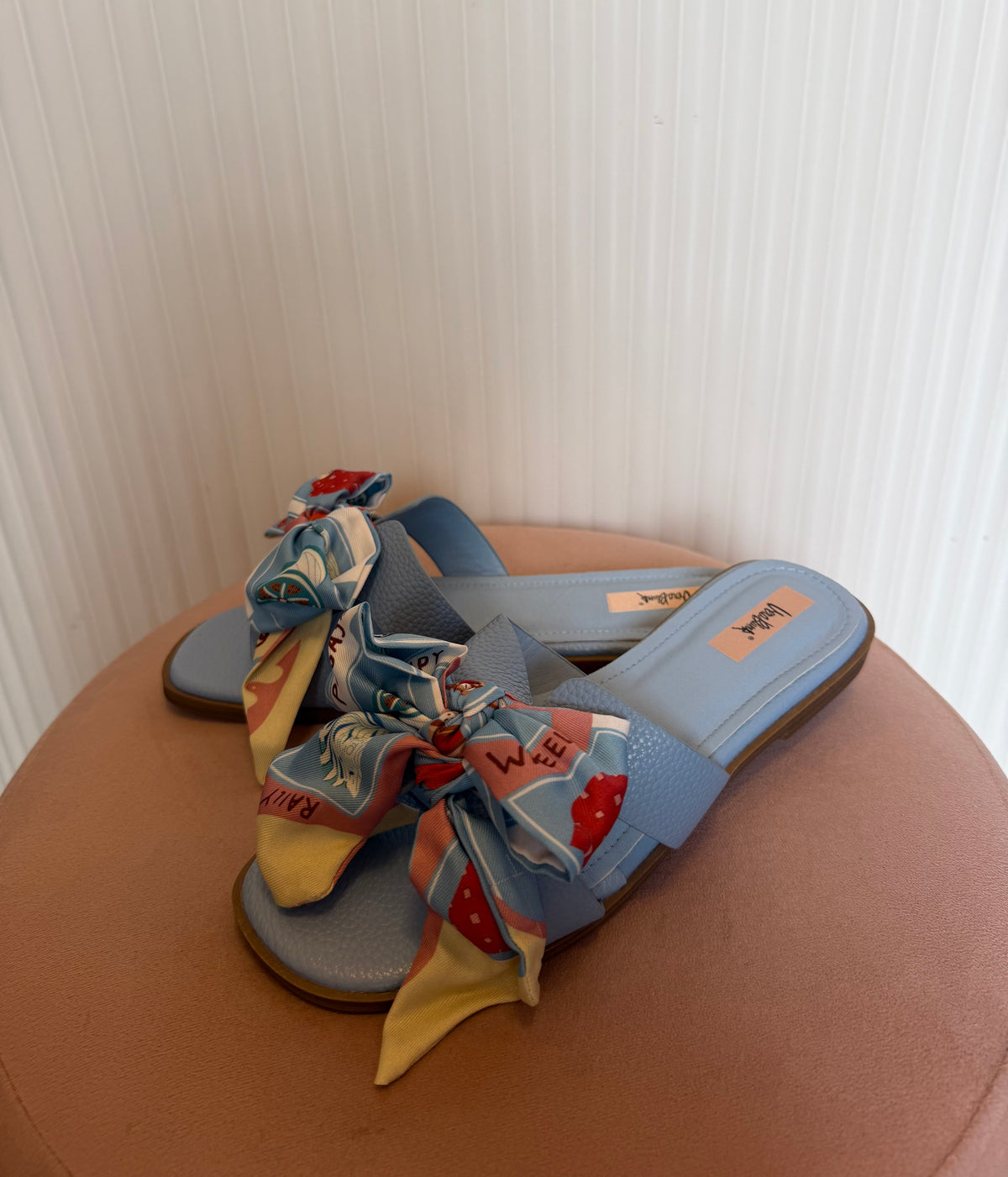 Sandalo celeste H con foulard
