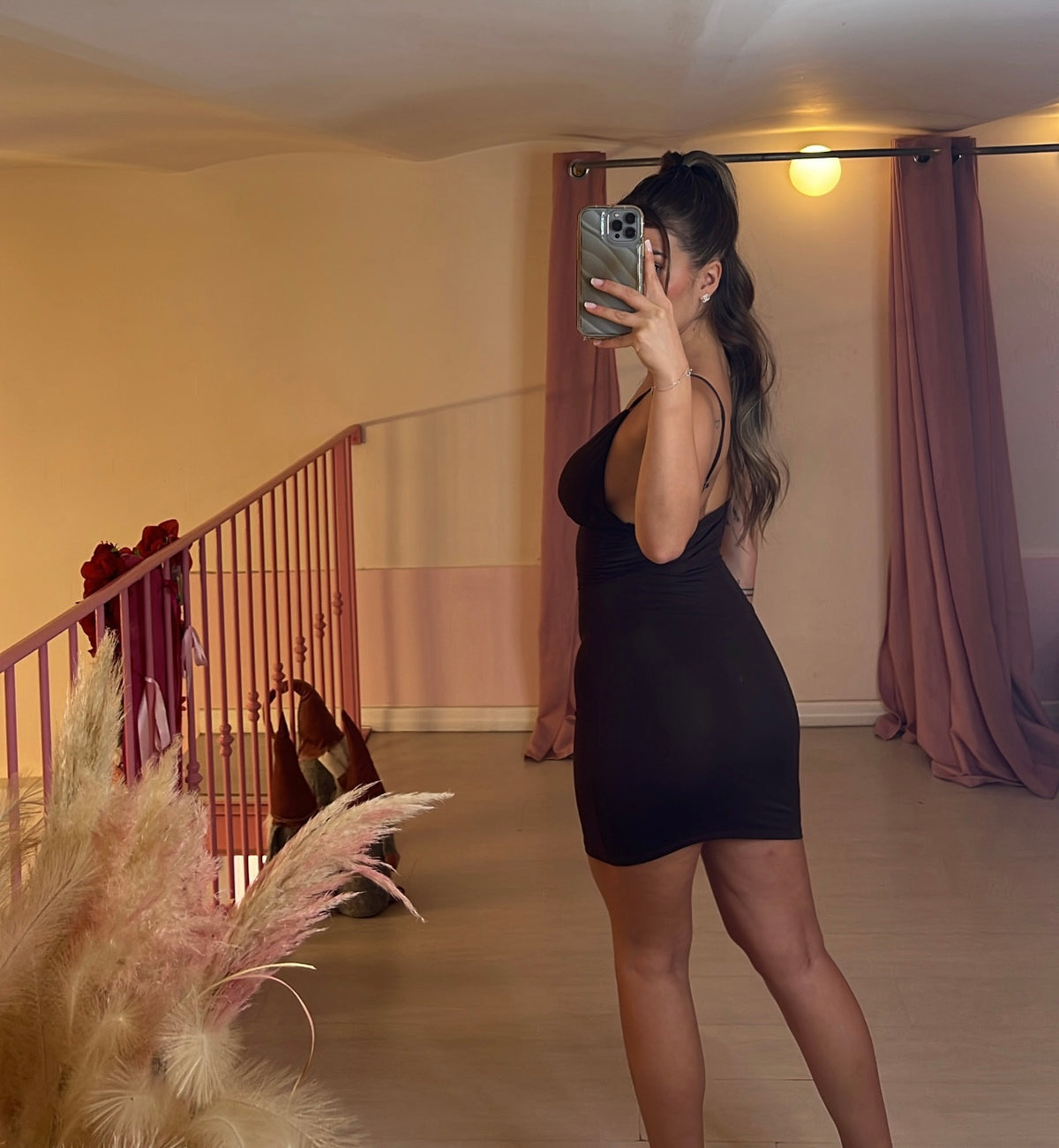 Mini tubino con scollo a V