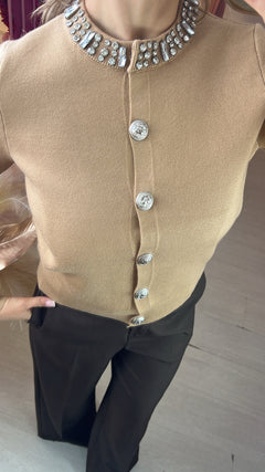 Maglia con bottoni gioiello
