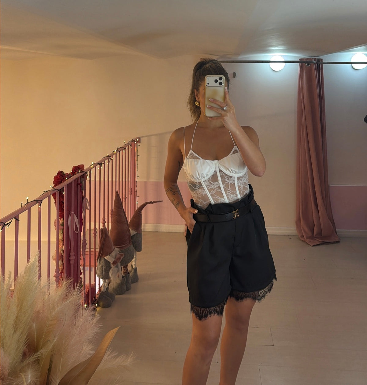 Pantaloncino con pizzo