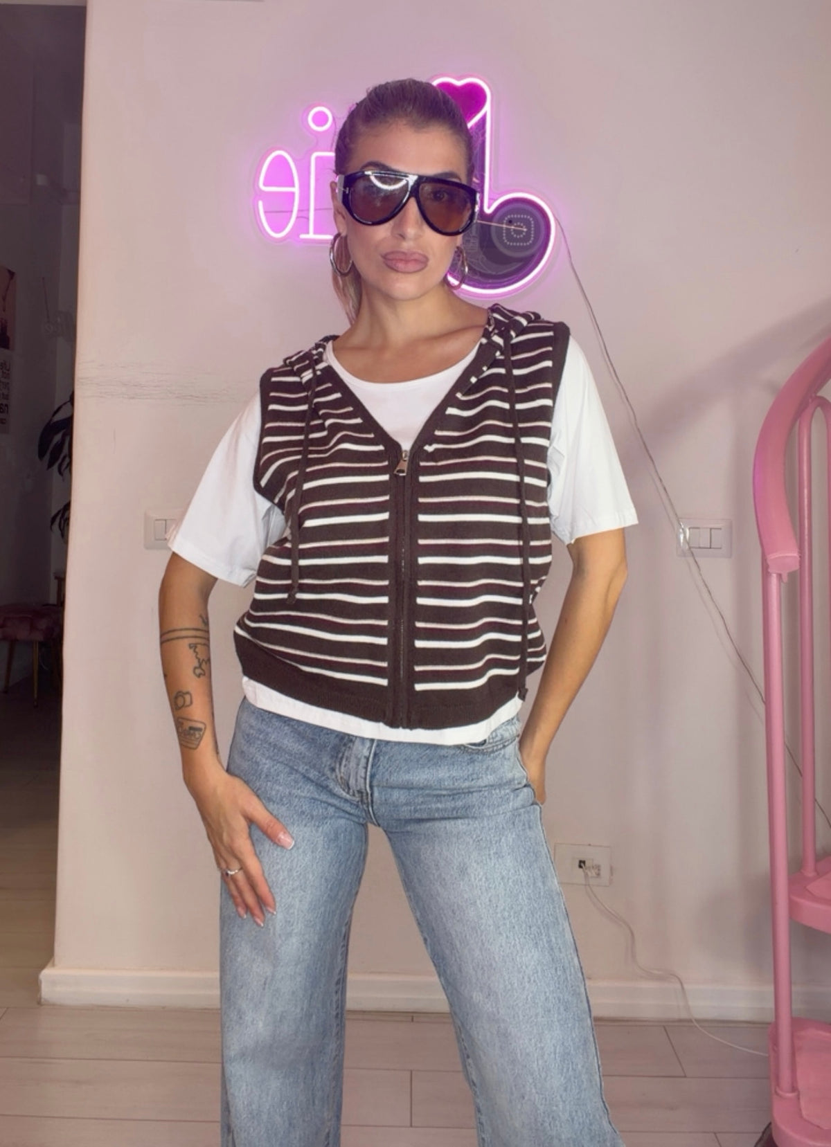 Gilet in maglia con t-shirt