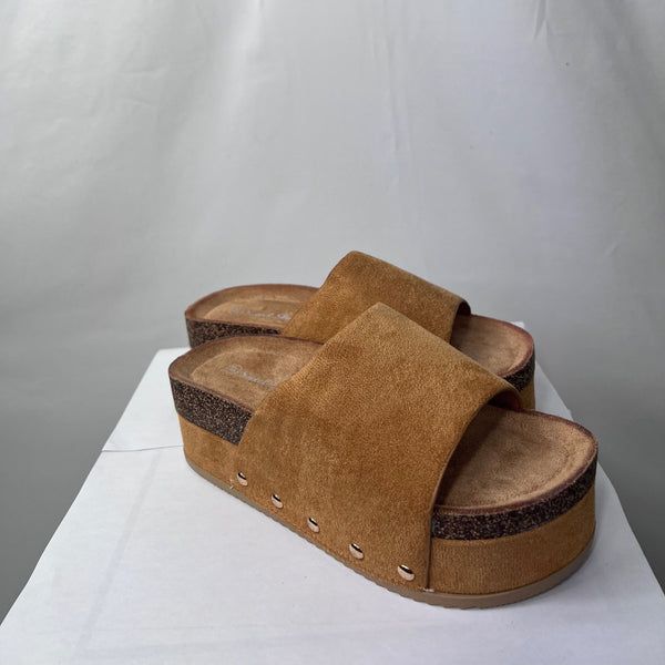 Ciabatta con zeppa camel